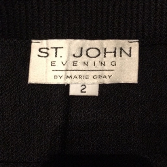 Mint condition St. John knit skirt Size 2. - Picture 8 of 8